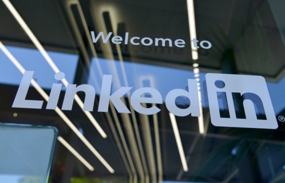 LINKEDIN ELIMINATES 700 JOBS AND CLOSES APP IN CHINA | HRreview